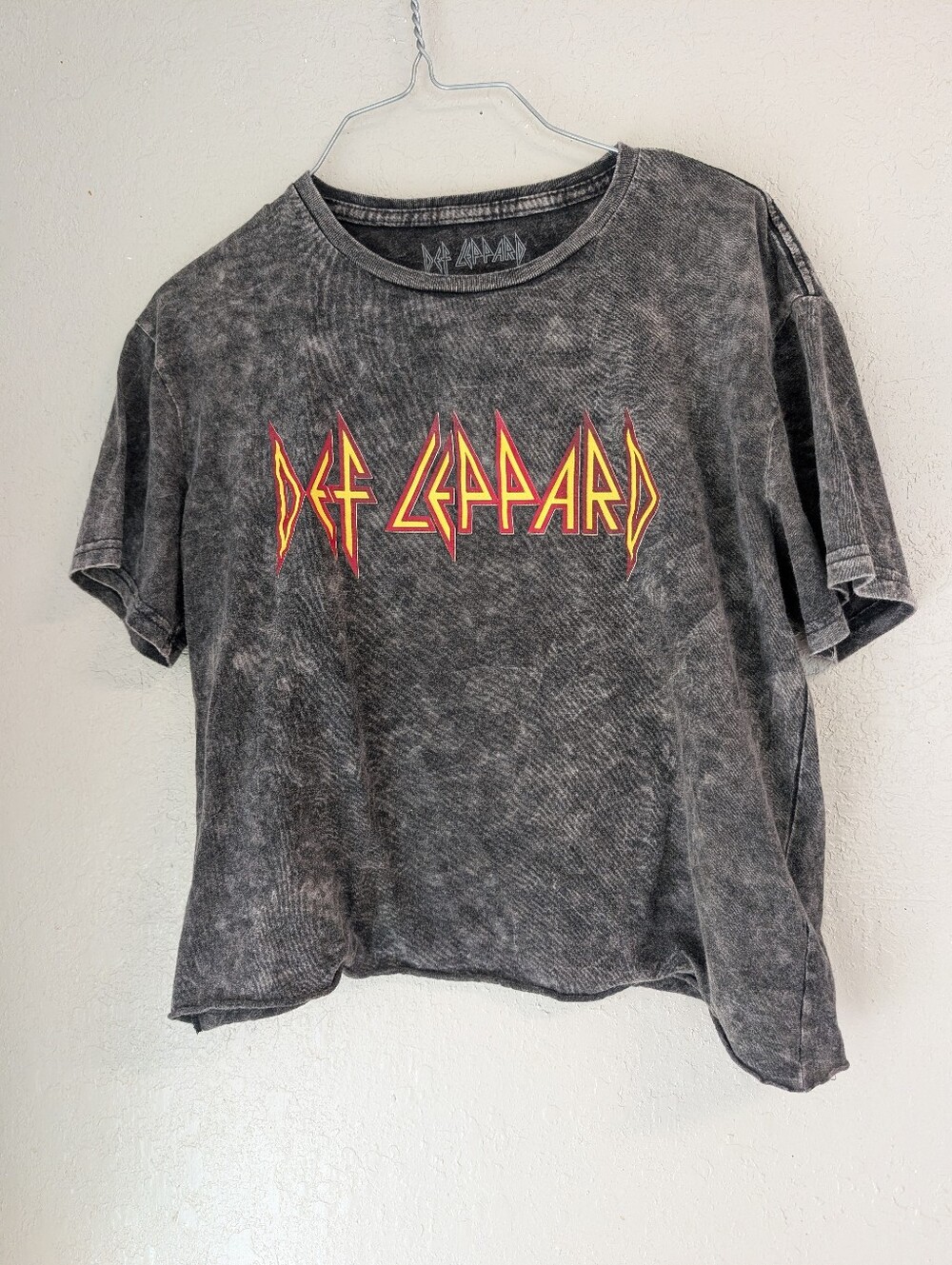 Def Leppard Acid Wash Crop Top L Gray Black Band Graphic Grunge Punk Rave Boxy